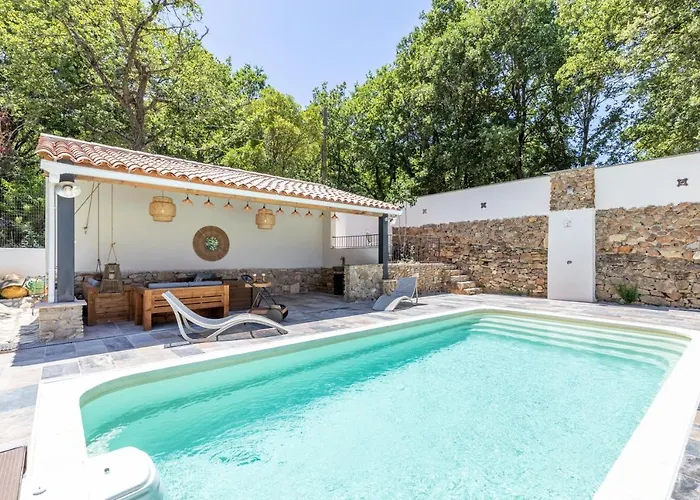 בית נופש La Roche Rouge Pougnadoresse